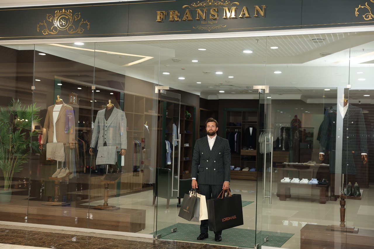 Костюм двубортный в полоску