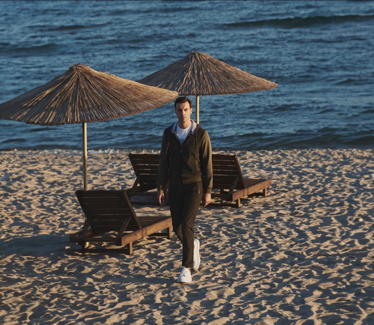 Костюм спортивный тёмно-зелёный